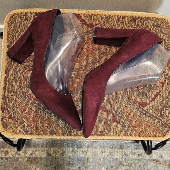 Marc Fisher Wine Suede Pointy Pumps Size 8.5 - Picture 5 of 8